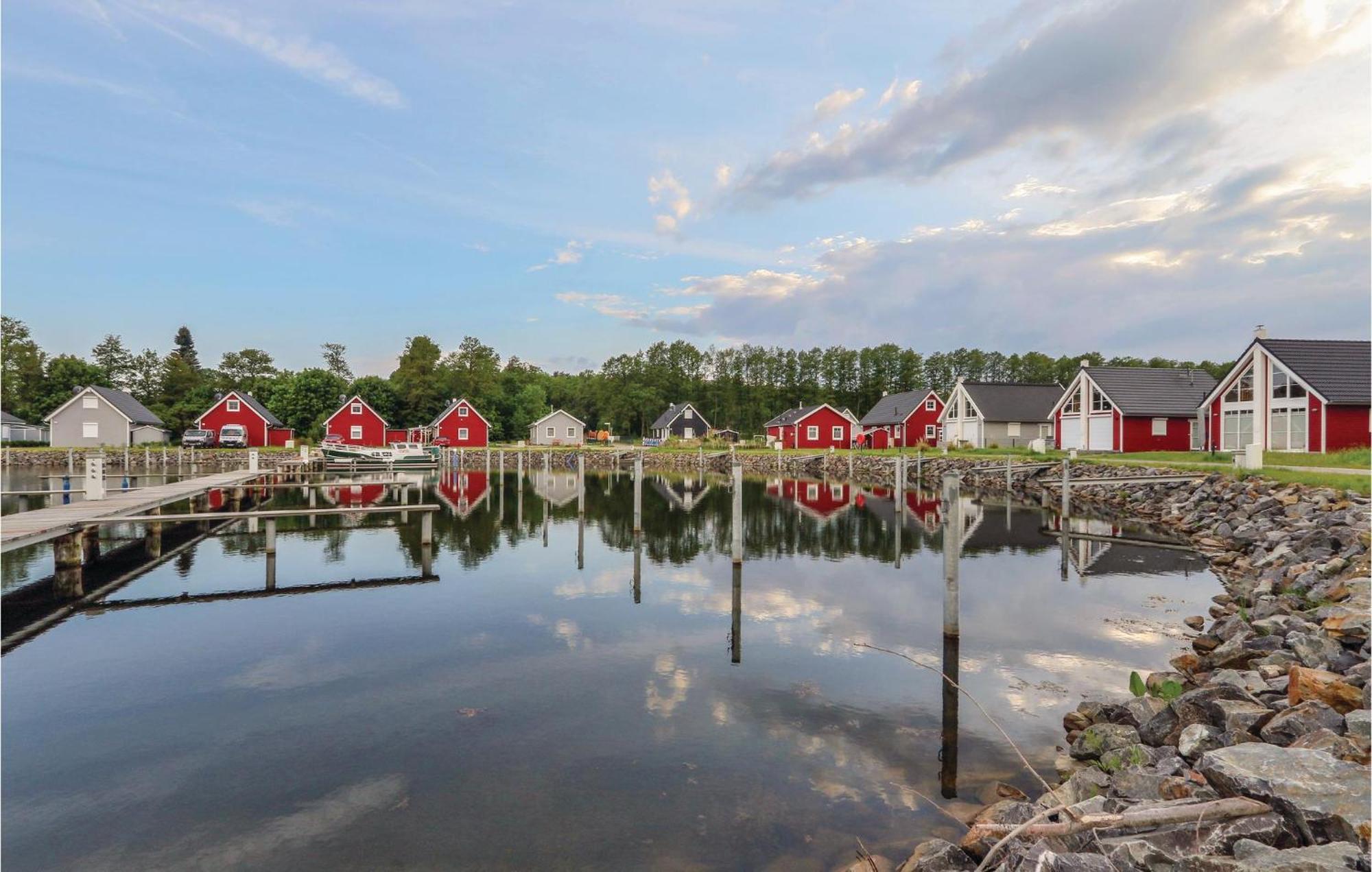 Cozy Home In Zerpenschleuse With Sauna Екстериор снимка