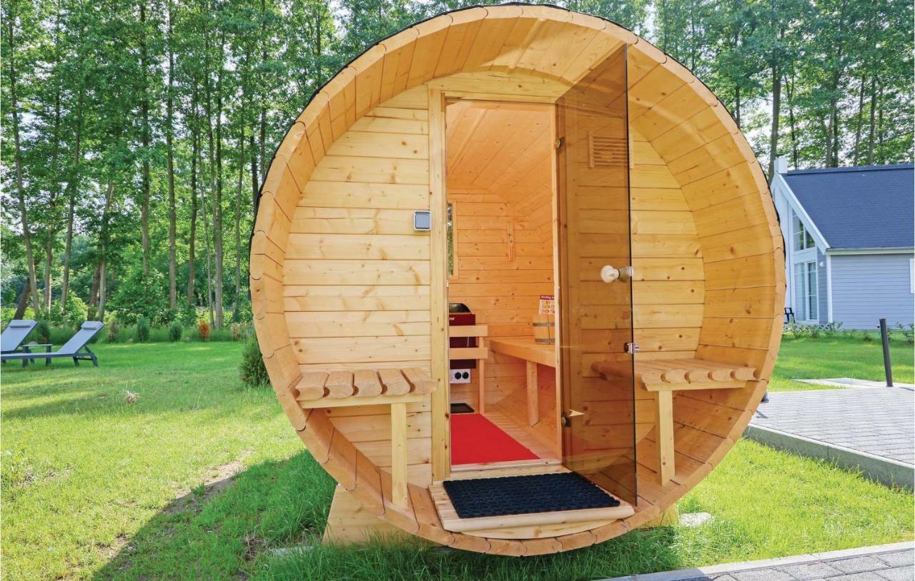 Cozy Home In Zerpenschleuse With Sauna Екстериор снимка